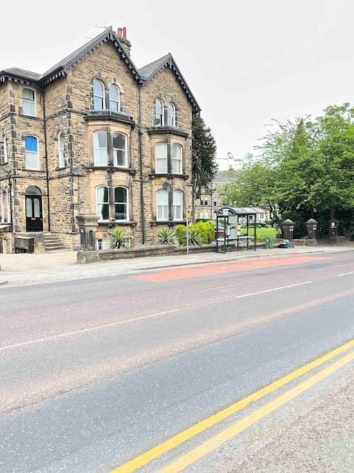 2 Bed Ground Floor Apartment, Sleeps 4 With Free Parking Harrogate Exterior foto